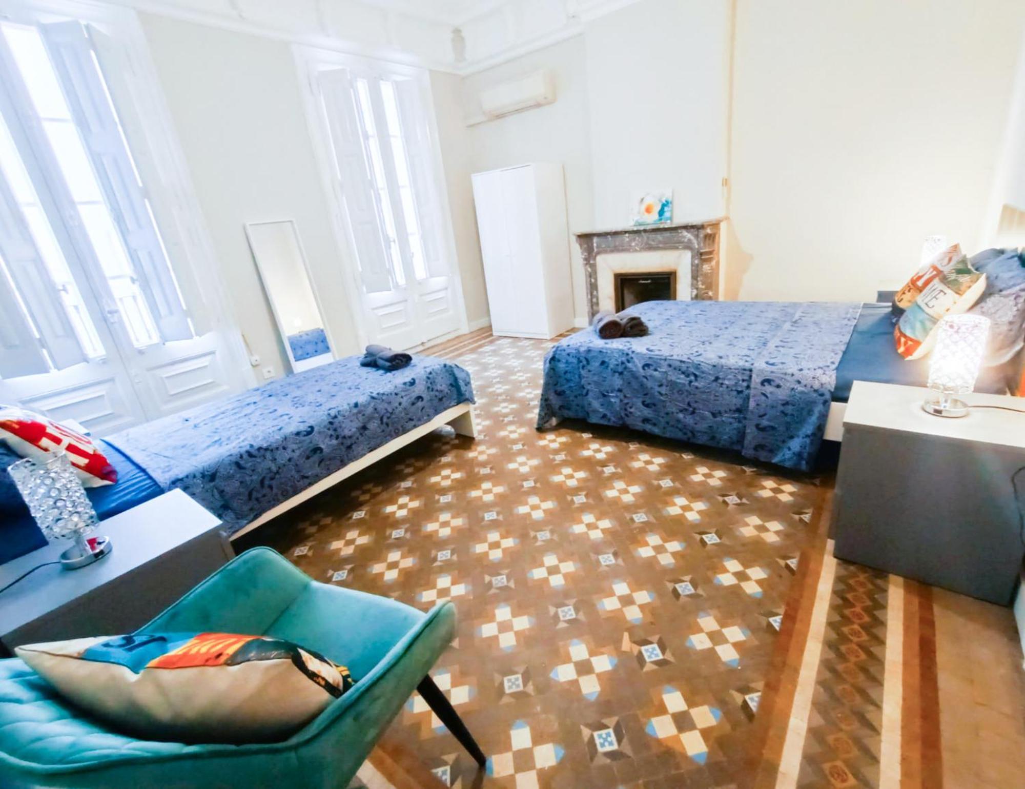 Private Rooms By Plaza Catalunya Barcelona Exterior photo